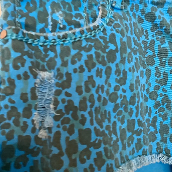Turquoise Cheetah print fringe jean shorts - Picture 5 of 8